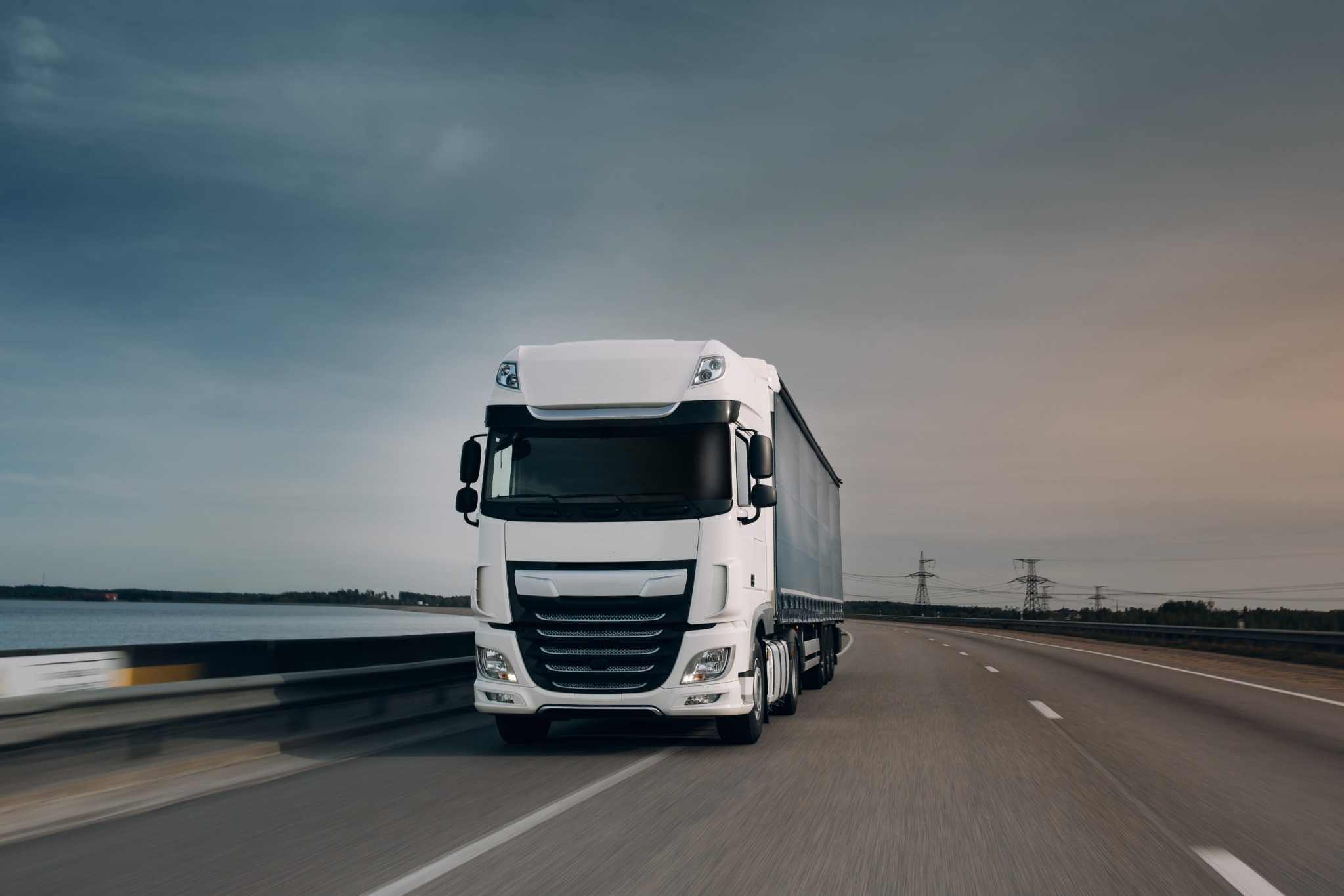 Camion sur route sinari